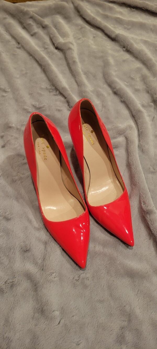 Kate Spade New York Patent Leather Heel Pumps Pointed Toe 8 B Neon Pink Italy